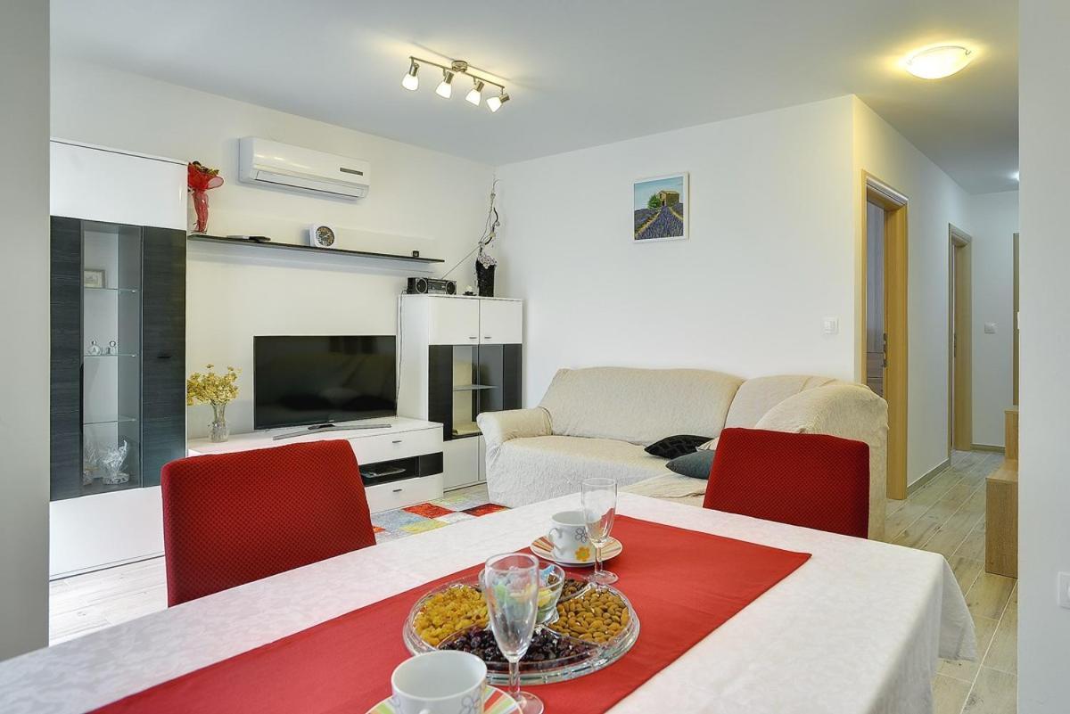 Apartments Elviana プーラ エクステリア 写真