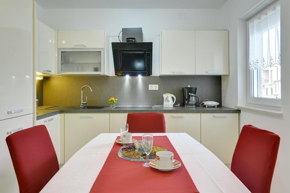 Apartments Elviana プーラ エクステリア 写真